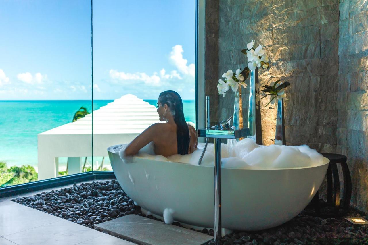Triton Luxury Villa 프로비덴시알레스 외부 사진