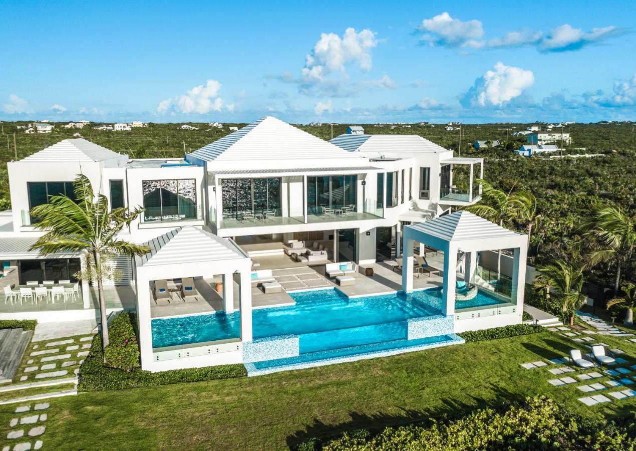 Triton Luxury Villa 프로비덴시알레스 외부 사진